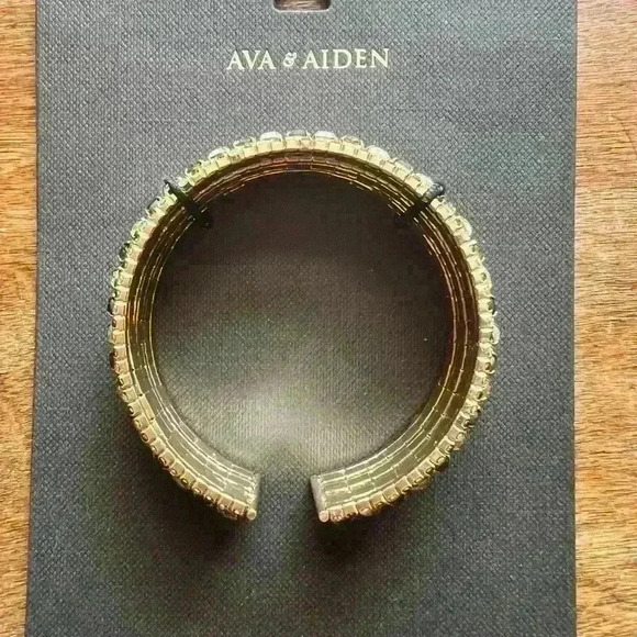 Brand new! Ava and Aiden Gold Sparkly bracelet! - Picture 5 of 5